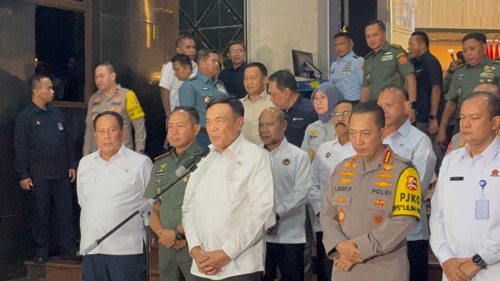 Pantau Pergantian Tahun, Menko Polkam, Panglima TNI hingga Kapolri Pastikan Situasi Kondusif Pantau Pergantian Tahun, Menko Polkam, Panglima TNI hingga Kapolri Pastikan Situasi Kondusif