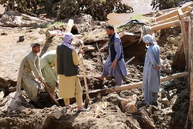 Banjir Bandang Terjang Sejumlah Wilayah di Afghanistan, 17 Orang Tewas Banjir Bandang Terjang Sejumlah Wilayah di Afghanistan, 17 Orang Tewas