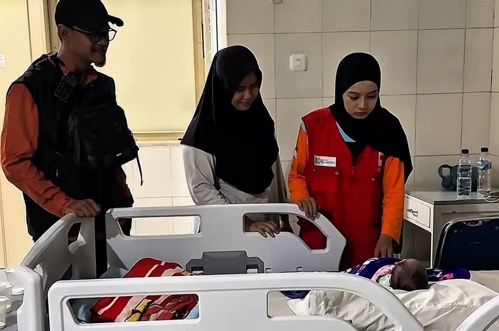 Kisah Haru Bayi dan Ibu di Aceh Tamiang, Dievakuasi dari Pengungsian ke RS di Medan Kisah Haru Bayi dan Ibu di Aceh Tamiang, Dievakuasi dari Pengungsian ke RS di Medan