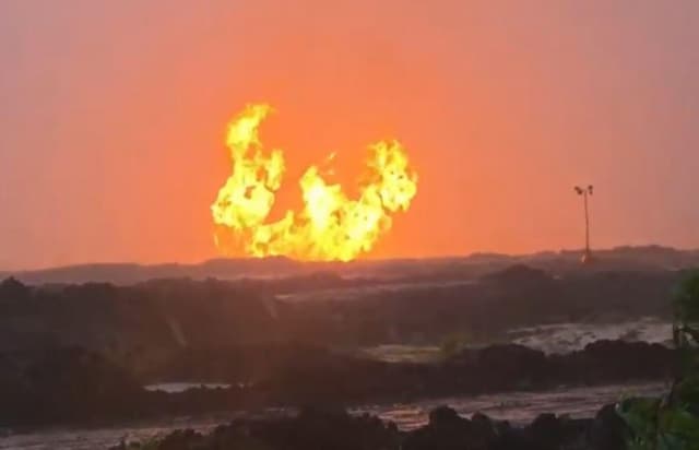 Pipa Gas Meledak di Indragiri Hilir Riau, Jalan Lintas Timur Ditutup Pipa Gas Meledak di Indragiri Hilir Riau, Jalan Lintas Timur Ditutup