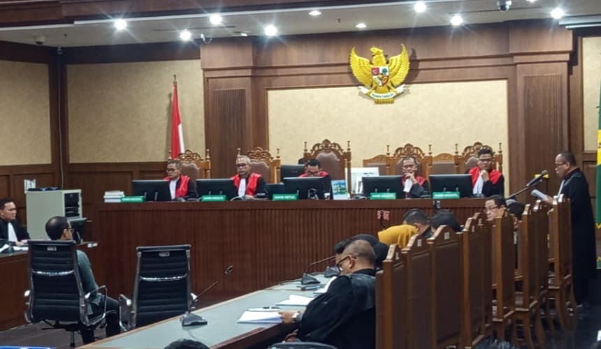 Pengacara Nadiem Nilai Dakwaan JPU Tak Lengkap, Minta Kliennya Dibebaskan Pengacara Nadiem Nilai Dakwaan JPU Tak Lengkap, Minta Kliennya Dibebaskan
