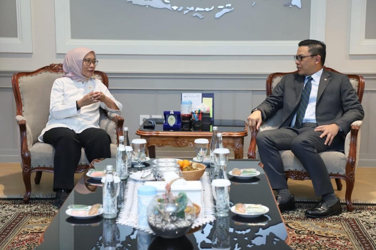 Menteri PANRB Bahas Penguatan Organisasi Perwakilan RI dengan Menteri Luar Negeri Menteri PANRB Bahas Penguatan Organisasi Perwakilan RI dengan Menteri Luar Negeri