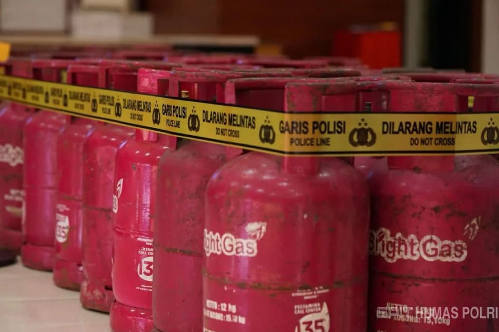 Polisi Bongkar Praktik Pengoplosan Gas Elpiji di Brebes, 2 Pelaku Ditangkap Polisi Bongkar Praktik Pengoplosan Gas Elpiji di Brebes, 2 Pelaku Ditangkap