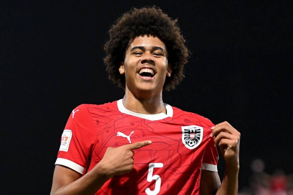 Liverpool Sepakat Datangkan Bek Muda Austria, Proyek Masa Depan di Anfield Liverpool Sepakat Datangkan Bek Muda Austria, Proyek Masa Depan di Anfield