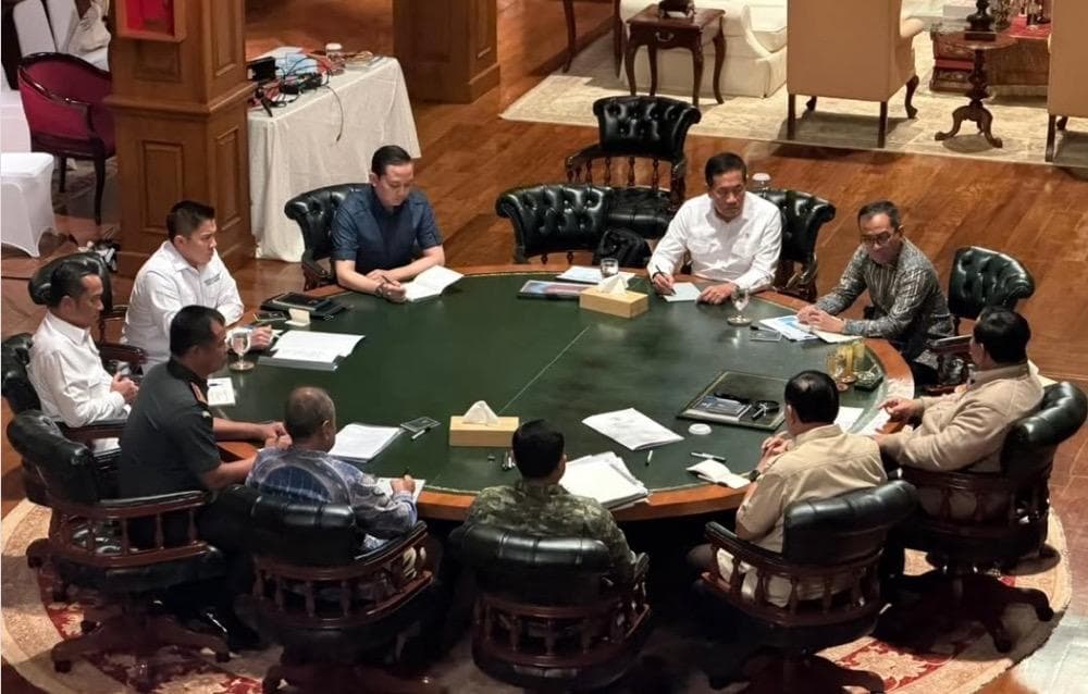 Prabowo Kumpulkan Menteri di Hambalang, Bahas Progres Kerja Sama Pendidikan RI–Inggris Prabowo Kumpulkan Menteri di Hambalang, Bahas Progres Kerja Sama Pendidikan RI–Inggris