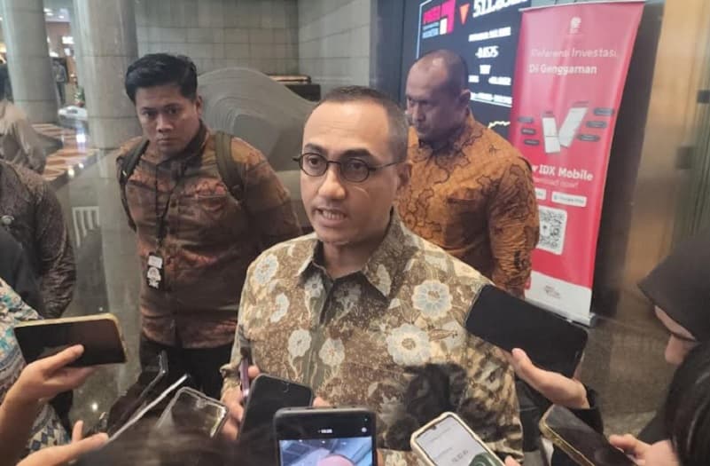 OJK Targetkan 75 Persen Emiten Penuhi Aturan Free Float Baru Tahun Ini OJK Targetkan 75 Persen Emiten Penuhi Aturan Free Float Baru Tahun Ini