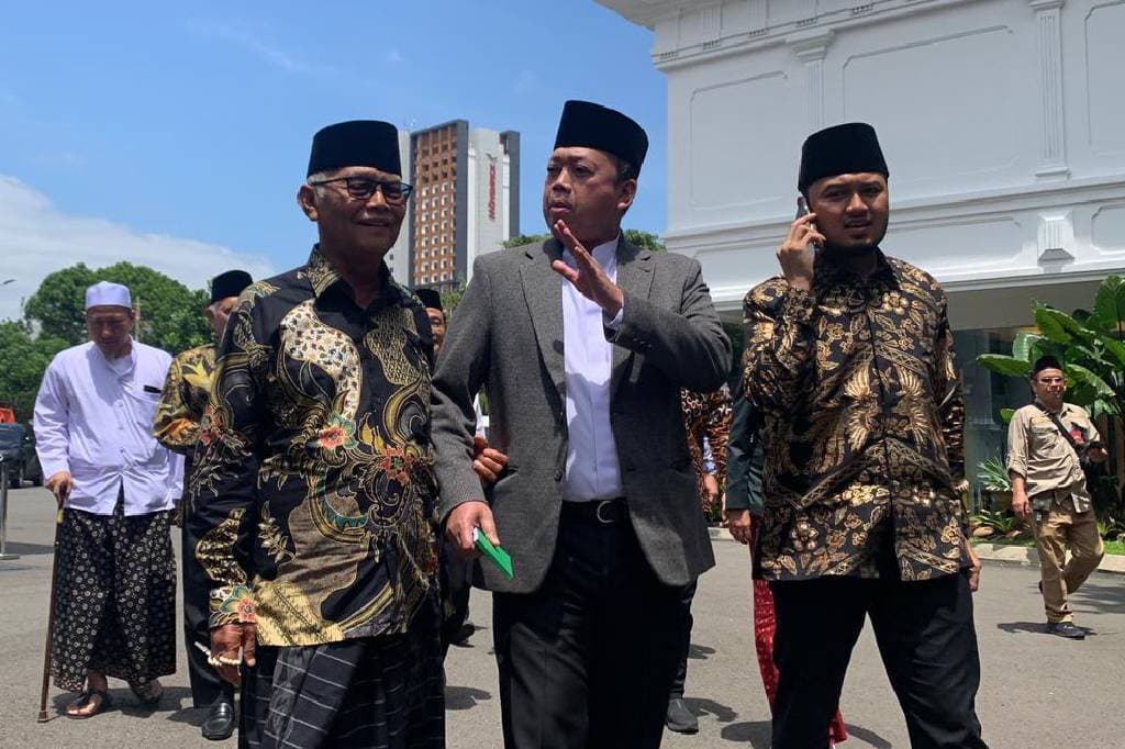 Pimpinan Ormas Islam Tiba di Istana, Temui Prabowo Bahas Dewan Perdamaian Gaza Pimpinan Ormas Islam Tiba di Istana, Temui Prabowo Bahas Dewan Perdamaian Gaza