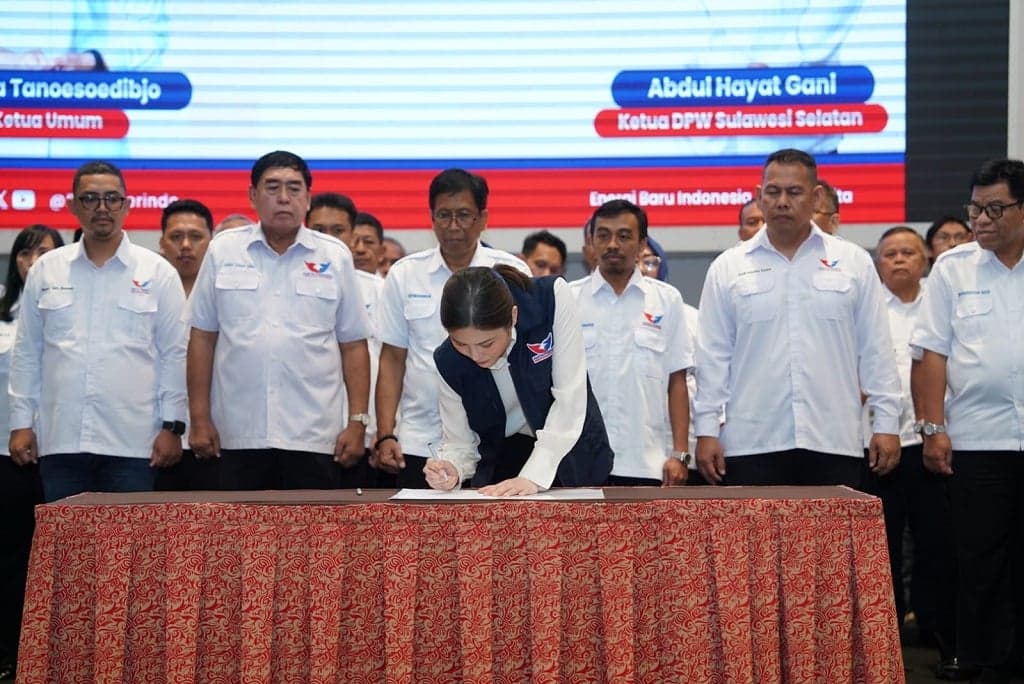 Angela Tanoesoedibjo Kukuhkan Pengurus DPW Partai Perindo Sulsel Angela Tanoesoedibjo Kukuhkan Pengurus DPW Partai Perindo Sulsel