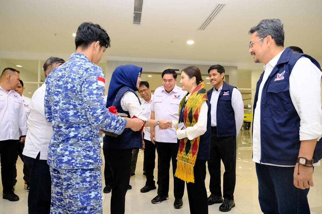 Angela Tanoesoedibjo Tiba di Hotel Claro jelang Pelantikan Pengurus DPW Partai Perindo Sulawesi Selatan Angela Tanoesoedibjo Tiba di Hotel Claro jelang Pelantikan Pengurus DPW Partai Perindo Sulawesi Selatan