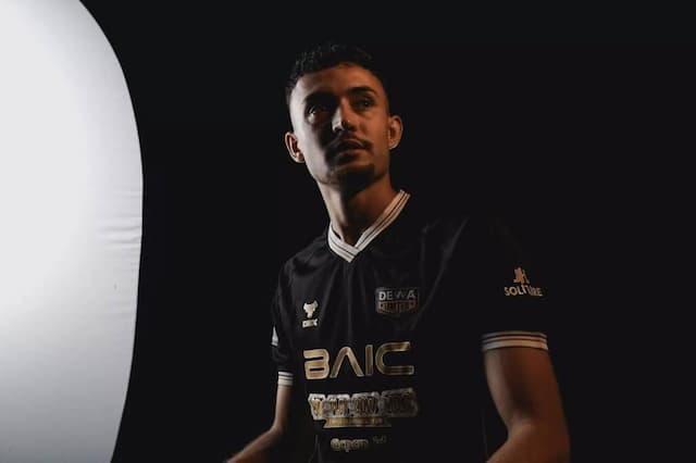 Ivar Jenner Dicoret dari Skuad Dewa United, Jan Olde Riekerink Tegaskan Bukan karena Cedera Ivar Jenner Dicoret dari Skuad Dewa United, Jan Olde Riekerink Tegaskan Bukan karena Cedera