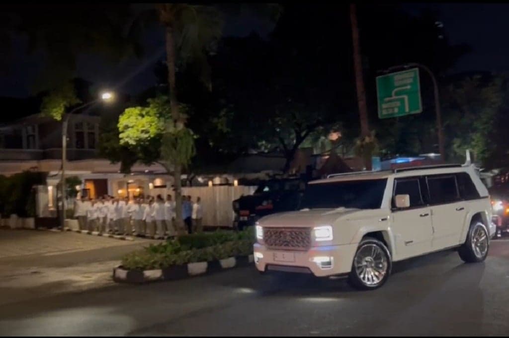 Syukuran HUT ke-18 Gerindra, Prabowo dan Para Elite Partai Tiba di Kertanegara Syukuran HUT ke-18 Gerindra, Prabowo dan Para Elite Partai Tiba di Kertanegara