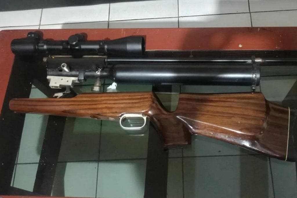 Tragis! Bocah Perempuan 6 Tahun di Sukabumi Tertembak Senapan Angin Ayah Tiri Tragis! Bocah Perempuan 6 Tahun di Sukabumi Tertembak Senapan Angin Ayah Tiri