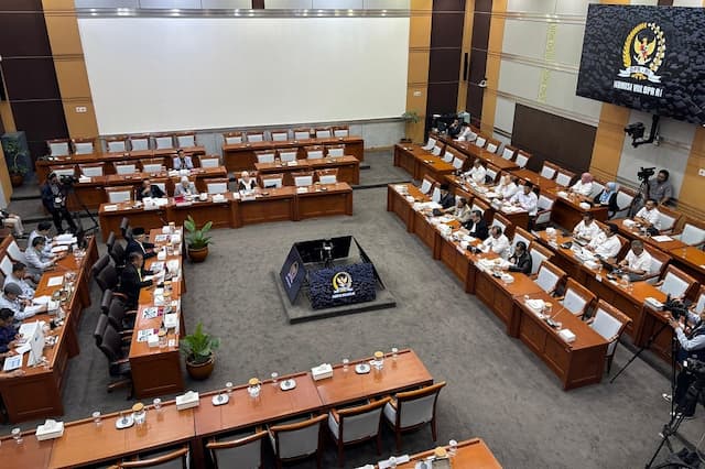 Haikal Hassan: Jual Babi dan Alkohol Tak Masalah, asal Cantumkan Logo Nonhalal Haikal Hassan: Jual Babi dan Alkohol Tak Masalah, asal Cantumkan Logo Nonhalal