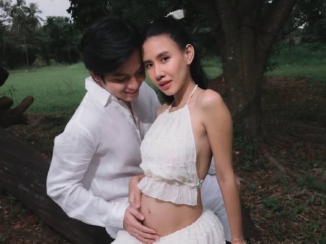 Selamat! Angga Yunanda dan Shenina Cinnamon Umumkan Kehamilan Anak Pertama Selamat! Angga Yunanda dan Shenina Cinnamon Umumkan Kehamilan Anak Pertama