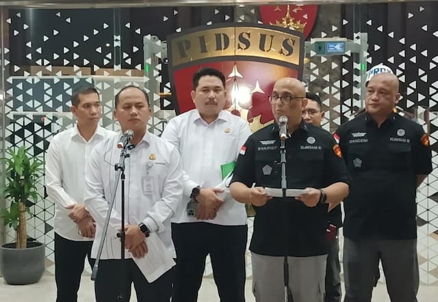 Kejagung Ungkap Modus Manipulasi Ekspor Sawit: Sulap Kode Jadi Limbah Demi Hindari Pajak Kejagung Ungkap Modus Manipulasi Ekspor Sawit: Sulap Kode Jadi Limbah Demi Hindari Pajak