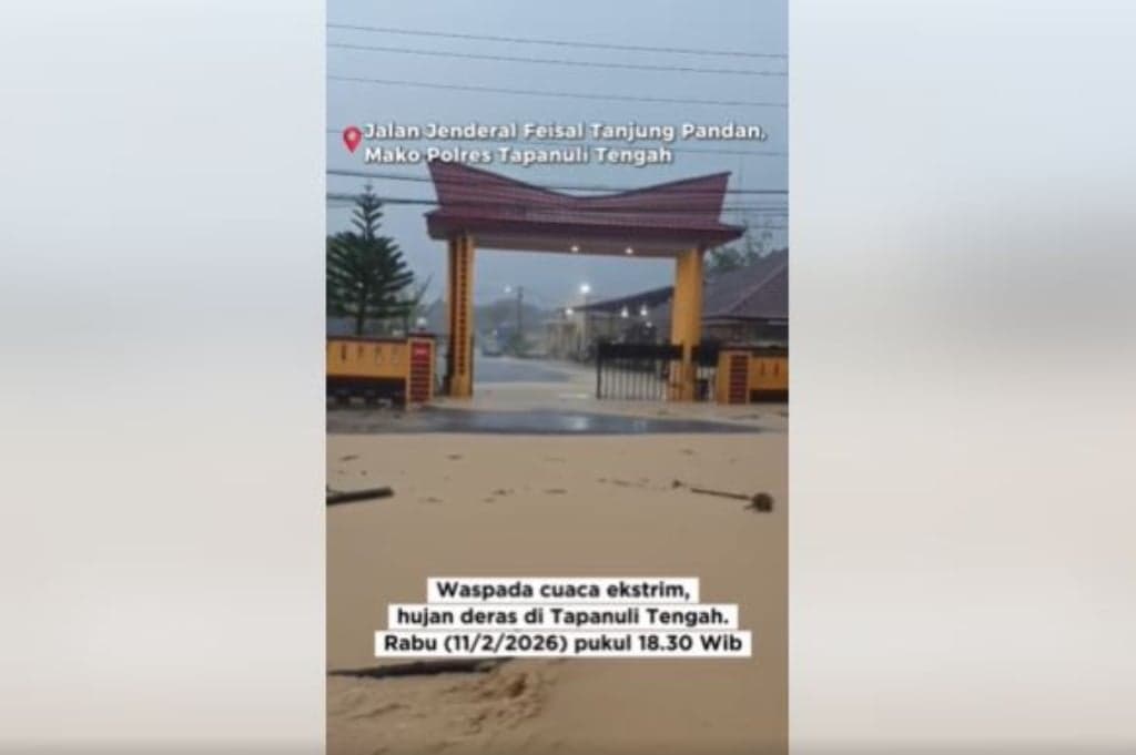 Banjir Kembali Terjang Tapteng usai Diguyur Hujan Ekstrem, Warga Dievakuasi Banjir Kembali Terjang Tapteng usai Diguyur Hujan Ekstrem, Warga Dievakuasi