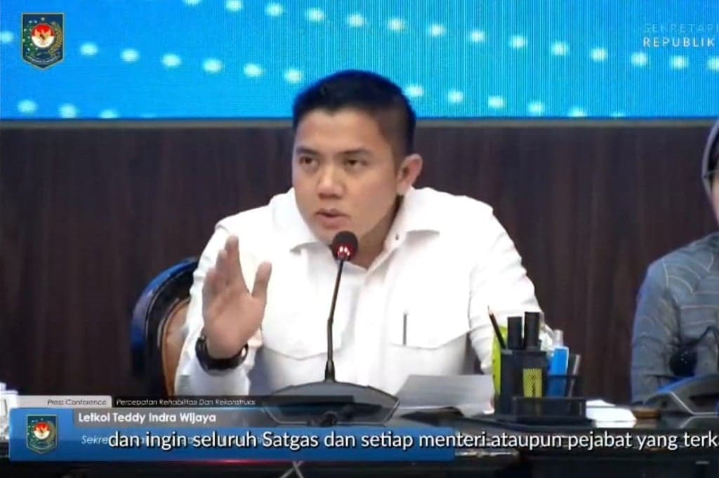 Seskab Teddy Pastikan Presiden Prabowo Terus Pantau Pemulihan Bencana Sumatra Seskab Teddy Pastikan Presiden Prabowo Terus Pantau Pemulihan Bencana Sumatra