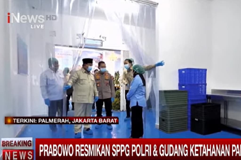 Prabowo Cek SPPG Polri di Palmerah, Pakai Masker hingga Sarung Tangan Prabowo Cek SPPG Polri di Palmerah, Pakai Masker hingga Sarung Tangan