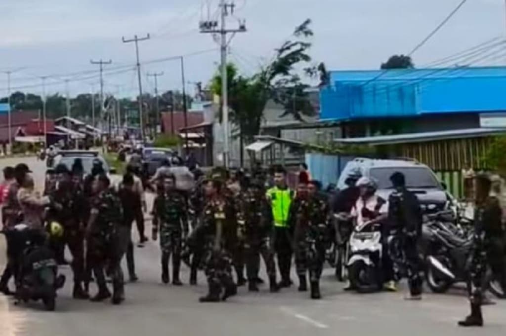 Bentrok TNI-Polri Pecah di Mappi Papua Selatan, Danpuspom: Dipicu Miskomunikasi Bentrok TNI-Polri Pecah di Mappi Papua Selatan, Danpuspom: Dipicu Miskomunikasi