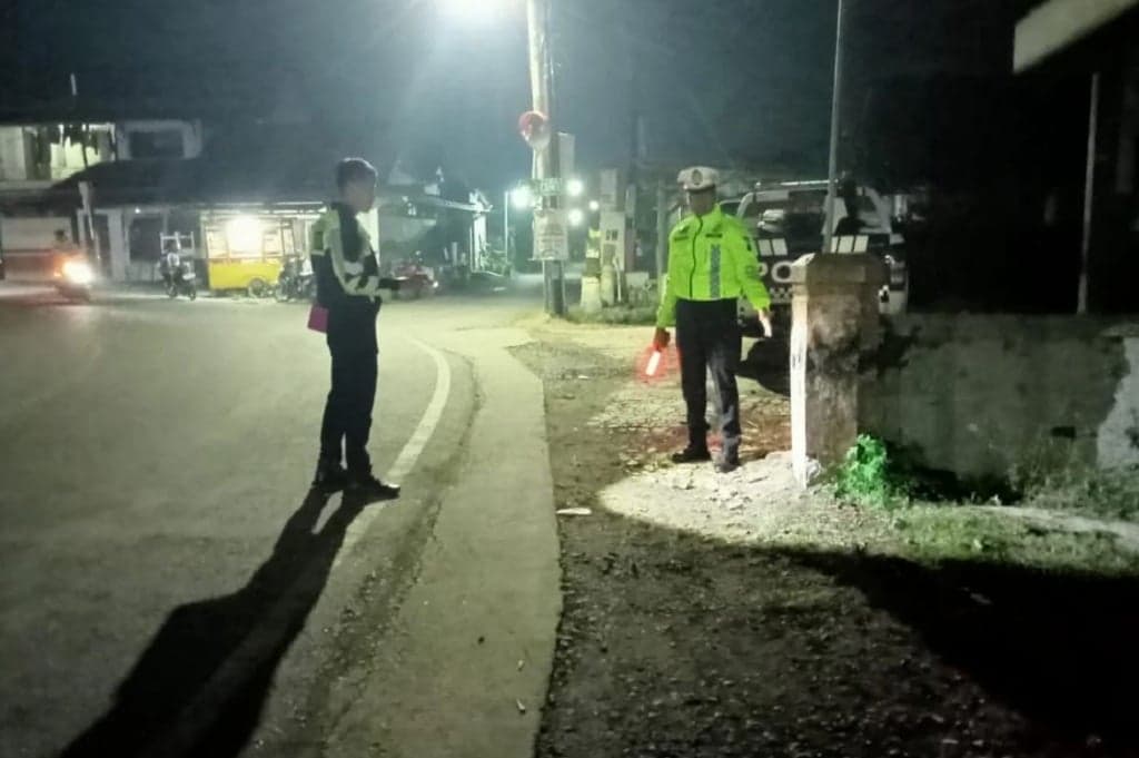 Kecelakaan Motor Tabrak Pagar Tembok Rumah Warga di Pemalang, Pelajar SMP Tewas Kecelakaan Motor Tabrak Pagar Tembok Rumah Warga di Pemalang, Pelajar SMP Tewas