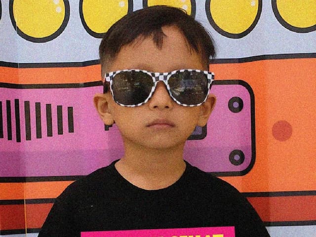 Profil Gandhi Sehat, Bocah Sleman Penyanyi Lagu Cita-citaku (Ga Jadi Polisi) yang Viral Profil Gandhi Sehat, Bocah Sleman Penyanyi Lagu Cita-citaku (Ga Jadi Polisi) yang Viral