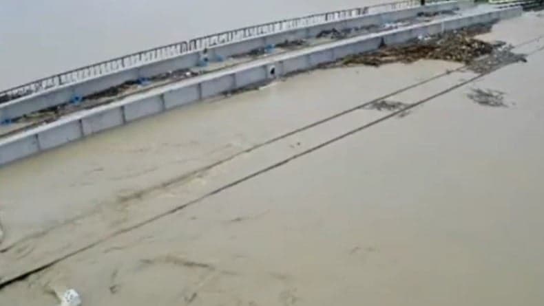 Banjir Lumpuhkan Jalur KA Brumbung–Tegowanu, KAI Daop 4 Semarang Alihkan Rute Banjir Lumpuhkan Jalur KA Brumbung–Tegowanu, KAI Daop 4 Semarang Alihkan Rute