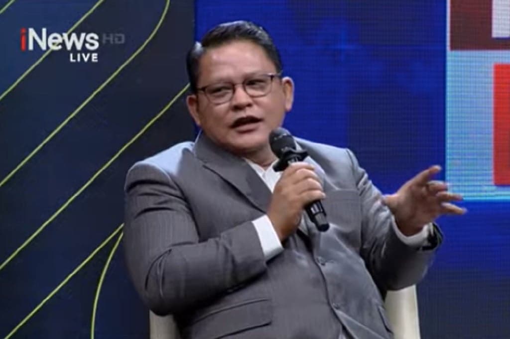 Ukuran 2 Salinan Ijazah Disorot Roy Suryo, Pengacara Jokowi: Cuma Persoalan Fotokopi Ukuran 2 Salinan Ijazah Disorot Roy Suryo, Pengacara Jokowi: Cuma Persoalan Fotokopi