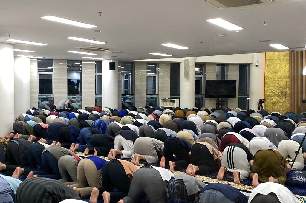 Warga Muhammadiyah Salat Tarawih Perdana Malam Ini, Masjid Dipenuhi Jemaah Warga Muhammadiyah Salat Tarawih Perdana Malam Ini, Masjid Dipenuhi Jemaah