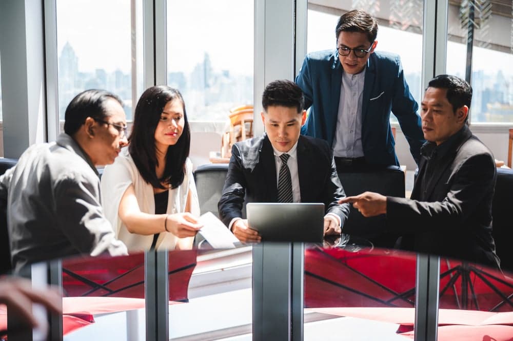 Strategi Efektif dalam Memperkuat Hubungan Internal Perusahaan Strategi Efektif dalam Memperkuat Hubungan Internal Perusahaan