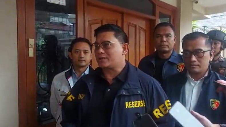 Geledah Rumah Mewah di Surabaya, Bareskrim Sita Sejumlah Dokumen Geledah Rumah Mewah di Surabaya, Bareskrim Sita Sejumlah Dokumen