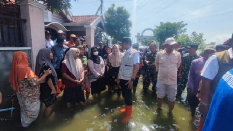 Debit Banjir Kembali Naik, Warga Lamongan Kekurangan Bantuan Debit Banjir Kembali Naik, Warga Lamongan Kekurangan Bantuan