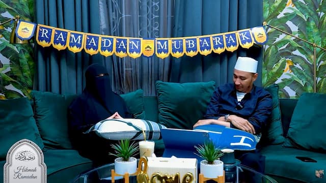 Kartika Putri Akhirnya Muncul ke Publik dan Mantap Bercadar, Ini Fotonya! Kartika Putri Akhirnya Muncul ke Publik dan Mantap Bercadar, Ini Fotonya!