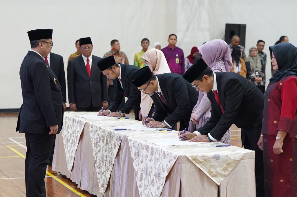 KPK Lantik 6 Pejabat, Eks Jubir Jadi Direktur Penyelidikan KPK Lantik 6 Pejabat, Eks Jubir Jadi Direktur Penyelidikan