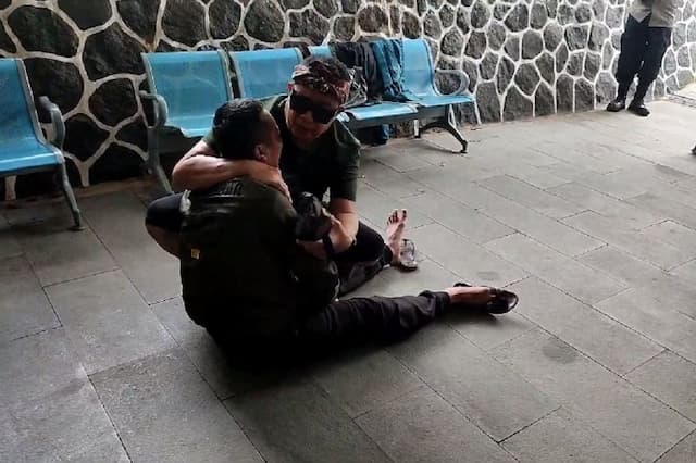 Bocah di Sukabumi Tewas Diduga Disiram Air Panas oleh Ibu Tiri, Ayah Ungkap Fakta Pilu Ini Bocah di Sukabumi Tewas Diduga Disiram Air Panas oleh Ibu Tiri, Ayah Ungkap Fakta Pilu Ini