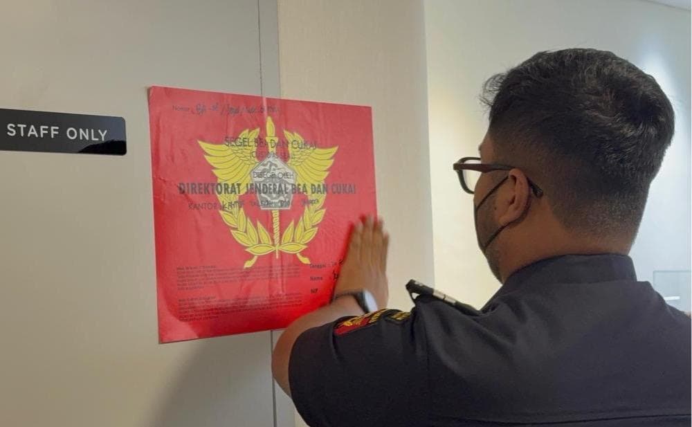Bea Cukai Jakarta Segel Toko Perhiasan Mewah di Pluit, Diduga Langgar Pajak Bea Cukai Jakarta Segel Toko Perhiasan Mewah di Pluit, Diduga Langgar Pajak