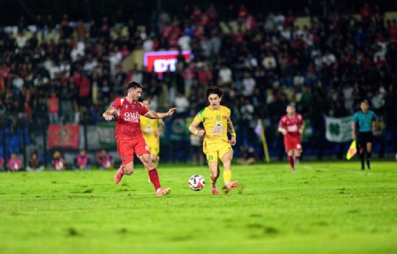 Hasil Lengkap Super League: Persebaya Tumbang, Madura United Vs Arema FC Imbang Hasil Lengkap Super League: Persebaya Tumbang, Madura United Vs Arema FC Imbang