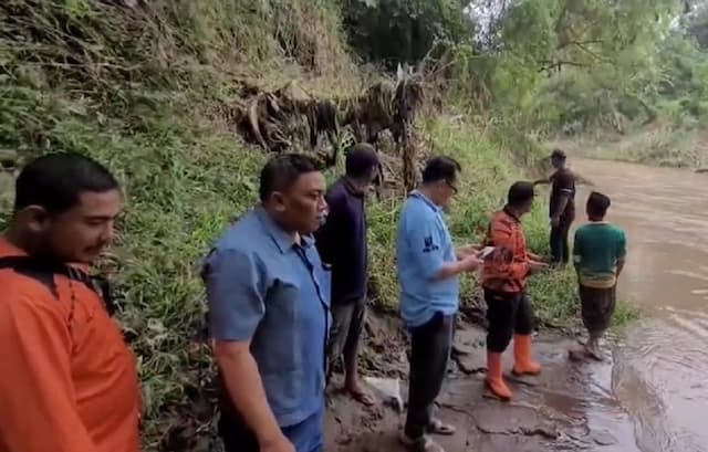 2 Bocah Perempuan Terseret Arus Sungai Pancarglagas Probolinggo, 1 Tewas 1 Hilang 2 Bocah Perempuan Terseret Arus Sungai Pancarglagas Probolinggo, 1 Tewas 1 Hilang