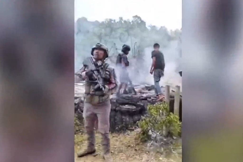 KKB Serang Pos Tambang di Nabire, Prajurit TNI asal Maros dan 1 Warga Sipil Gugur KKB Serang Pos Tambang di Nabire, Prajurit TNI asal Maros dan 1 Warga Sipil Gugur