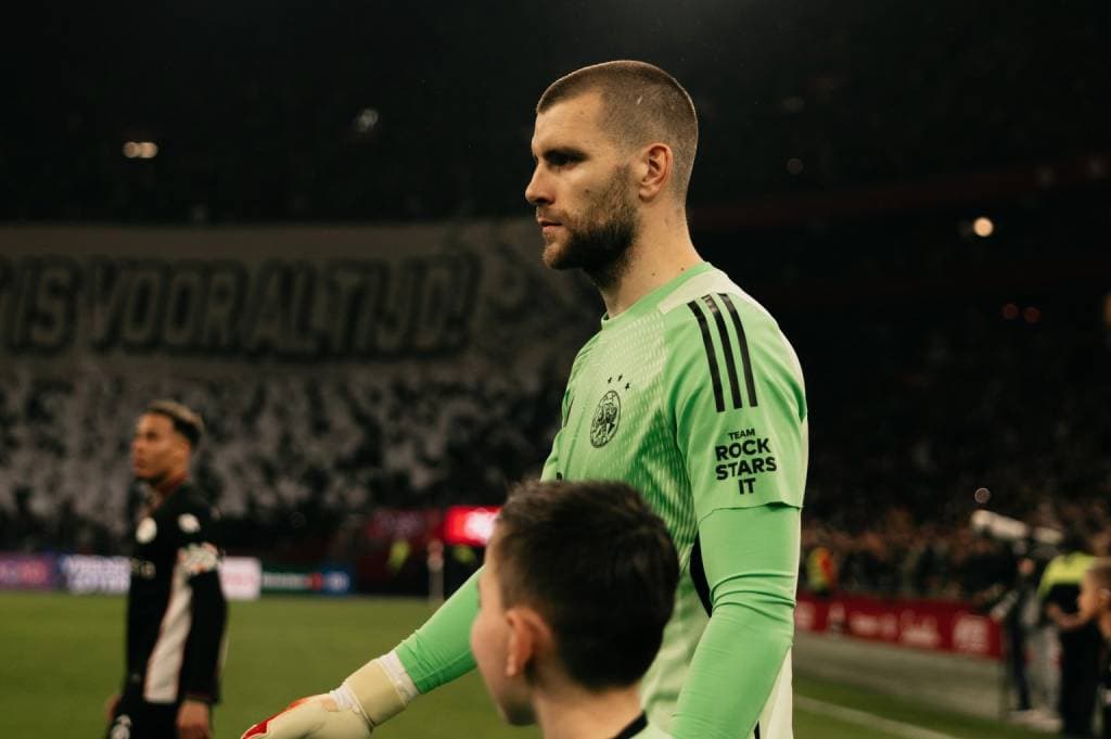 Maarten Paes Debut, Ajax Amsterdam Gagal Menang Lawan NEC Maarten Paes Debut, Ajax Amsterdam Gagal Menang Lawan NEC