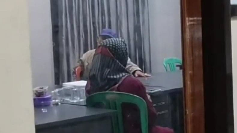 Penjelasan Ibu Tiri di Sukabumi terkait Penganiayaan Bocah 12 Tahun hingga Tewas Penjelasan Ibu Tiri di Sukabumi terkait Penganiayaan Bocah 12 Tahun hingga Tewas