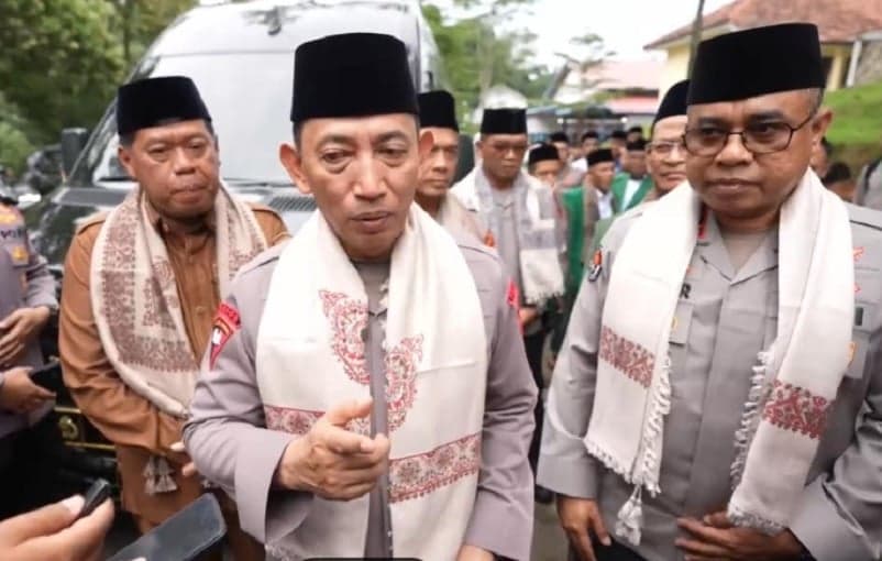Kapolri Minta Oknum Brimob Aniaya Siswa hingga Tewas di Tual Maluku Dihukum Berat Kapolri Minta Oknum Brimob Aniaya Siswa hingga Tewas di Tual Maluku Dihukum Berat