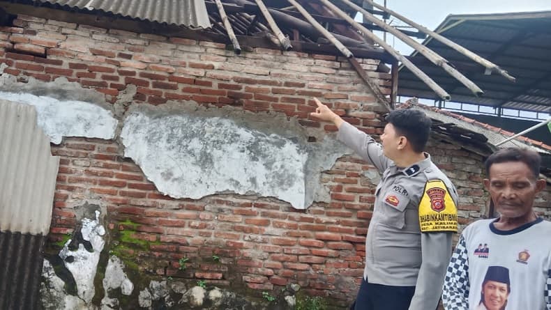 Angin Kencang Terjang Indramayu, BPBD Data Kerusakan di 4 Wilayah Angin Kencang Terjang Indramayu, BPBD Data Kerusakan di 4 Wilayah