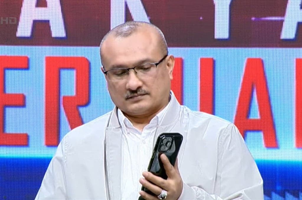 Ferdinand Putar Rekaman Hasto: Pelemahan KPK Dilakukan Jokowi, Dampaknya Dituduhkan ke PDIP Ferdinand Putar Rekaman Hasto: Pelemahan KPK Dilakukan Jokowi, Dampaknya Dituduhkan ke PDIP