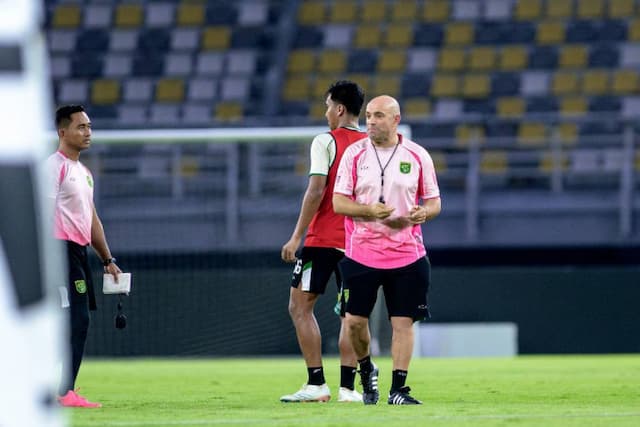 Persebaya Surabaya vs PSM Makassar: Bernardo Tavares Lupakan Nostalgia demi 3 Poin Persebaya Surabaya vs PSM Makassar: Bernardo Tavares Lupakan Nostalgia demi 3 Poin