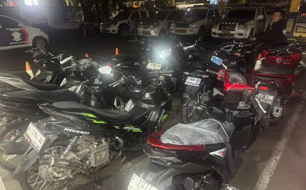 Terungkap! Komunitas Motor Youth Night Style Terobos Jalan Layang Casablanca untuk Ngonten Terungkap! Komunitas Motor Youth Night Style Terobos Jalan Layang Casablanca untuk Ngonten