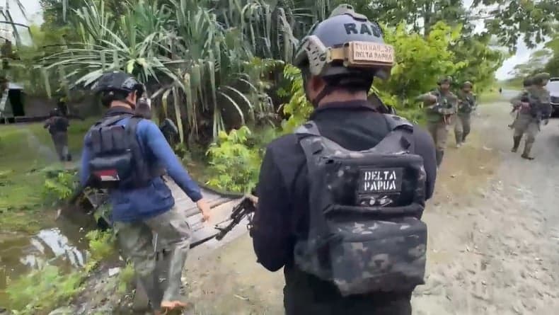 Meno Heluka Anggota KKB Ditangkap di Yahukimo, Penembak Personel TNI Serka Segar Mulyana Meno Heluka Anggota KKB Ditangkap di Yahukimo, Penembak Personel TNI Serka Segar Mulyana