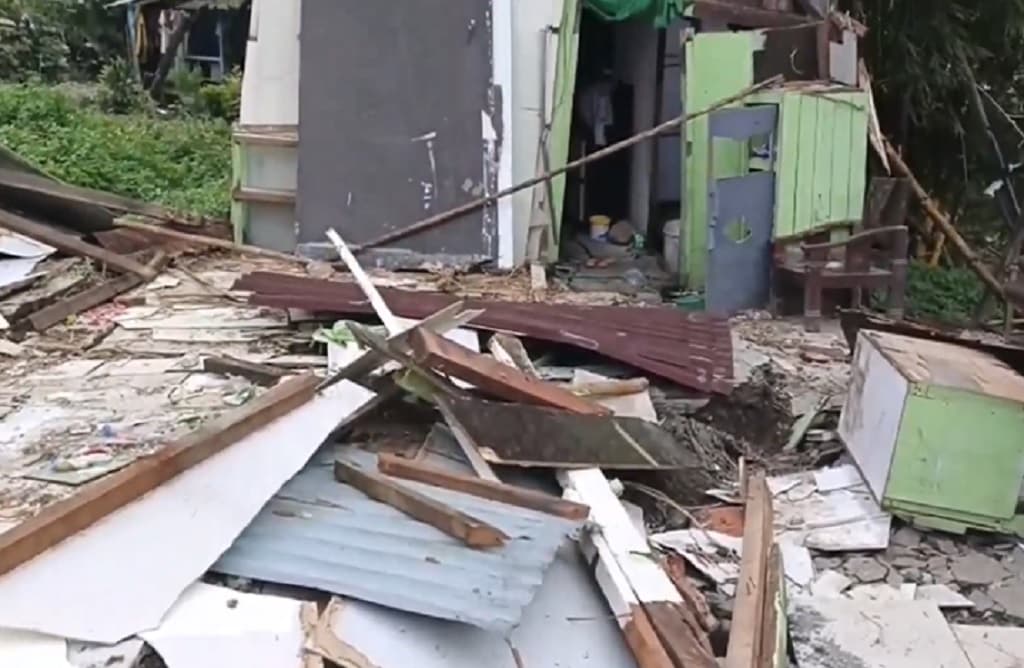 Tanah Bergerak di Tembalang Semarang Meluas, Kampung Sekip Terancam Hilang Tanah Bergerak di Tembalang Semarang Meluas, Kampung Sekip Terancam Hilang