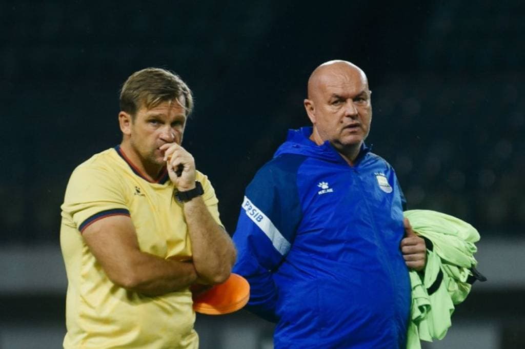 Tanpa Bojan Hodak, Persib Bandung Dipaksa Sempurna Lawan Madura United Tanpa Bojan Hodak, Persib Bandung Dipaksa Sempurna Lawan Madura United