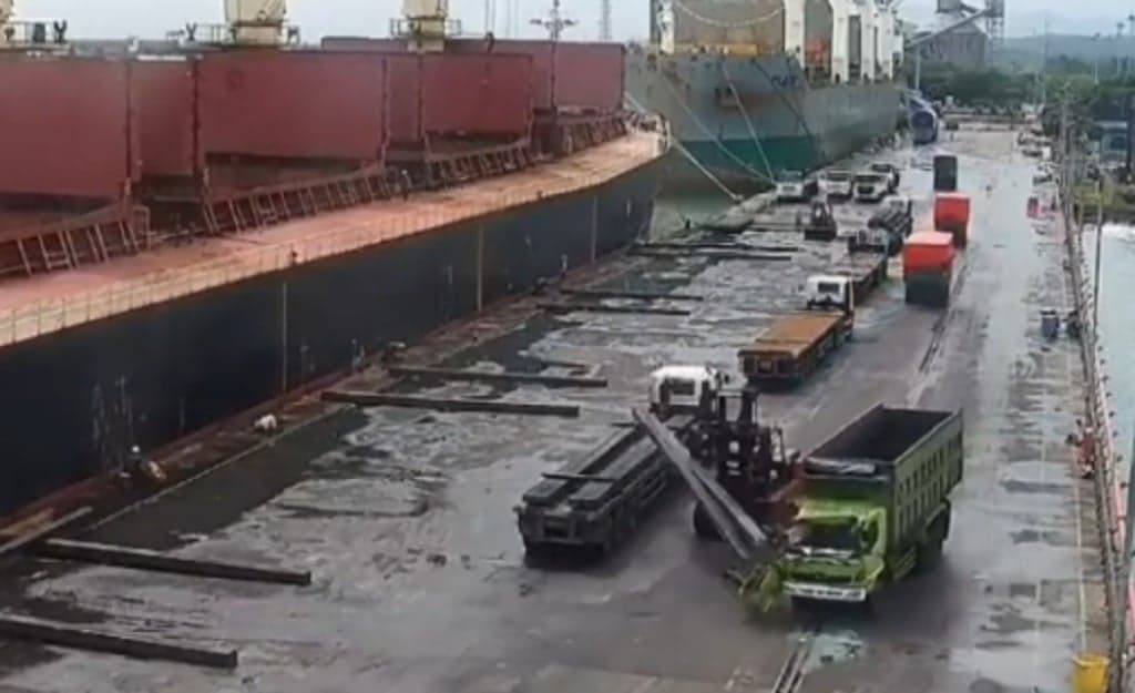 Sopir Truk Tewas Kecelakaan Kerja di Pelabuhan Ciwandan, Pelindo Pastikan Penanganan Cepat Sesuai SOP Sopir Truk Tewas Kecelakaan Kerja di Pelabuhan Ciwandan, Pelindo Pastikan Penanganan Cepat Sesuai SOP