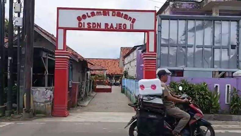Viral! Siswi SD di Tangerang Diduga Jadi Korban Jambret, Luka Sabetan Sajam di Pelipis Viral! Siswi SD di Tangerang Diduga Jadi Korban Jambret, Luka Sabetan Sajam di Pelipis